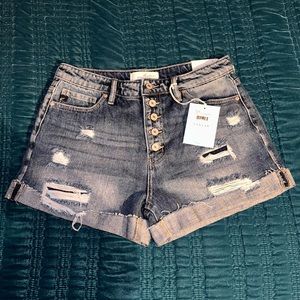 NWT KanCan Emery Shorts - Size 28